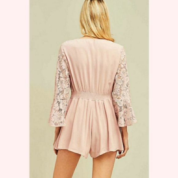 Entro Blush Lace Romper - Picture 4 of 7